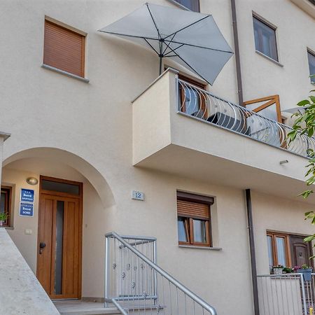 Guesthouse Residence Major Rovigno Esterno foto