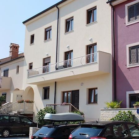 Guesthouse Residence Major Rovigno Esterno foto