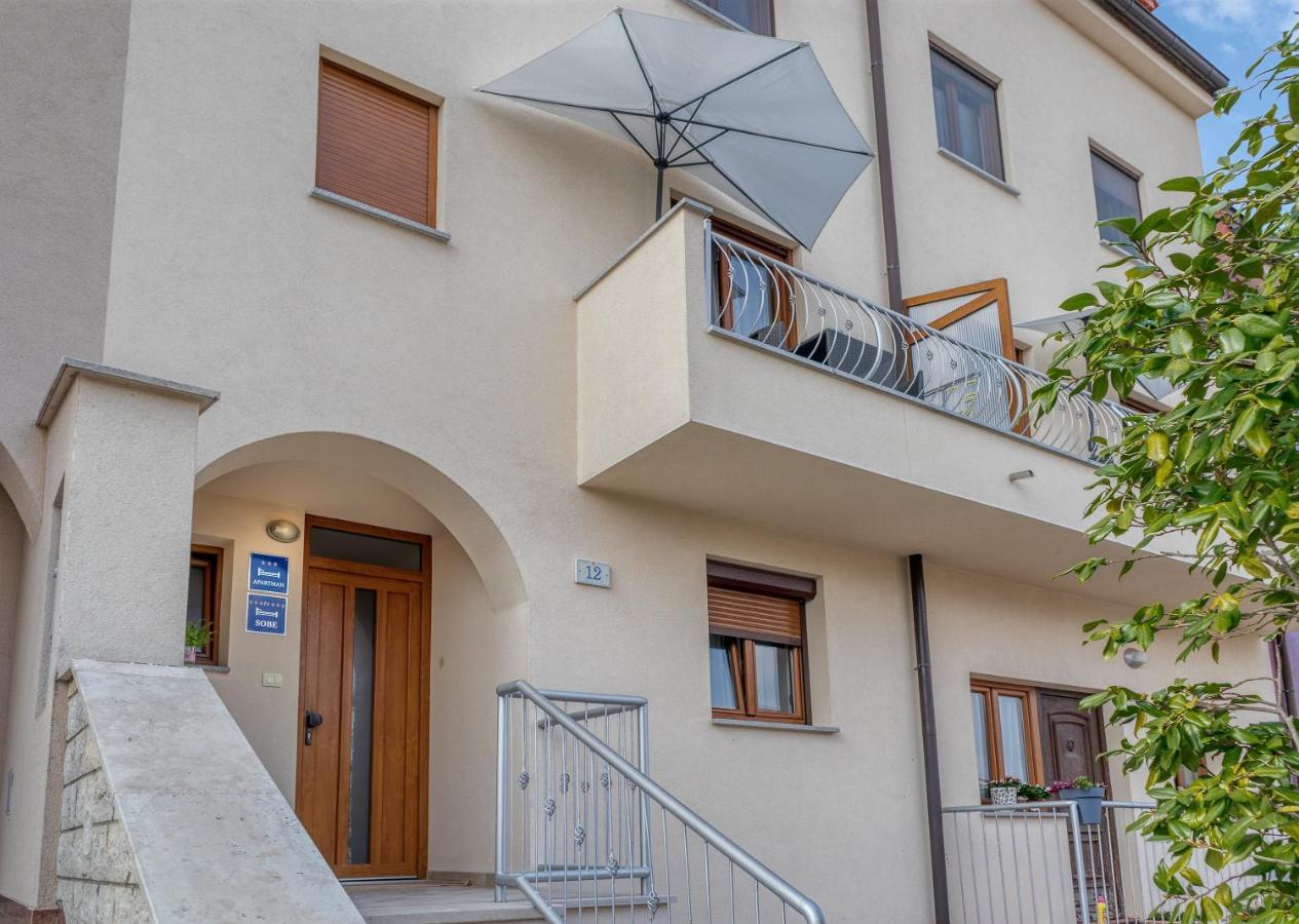 Guesthouse Residence Major Rovigno Esterno foto