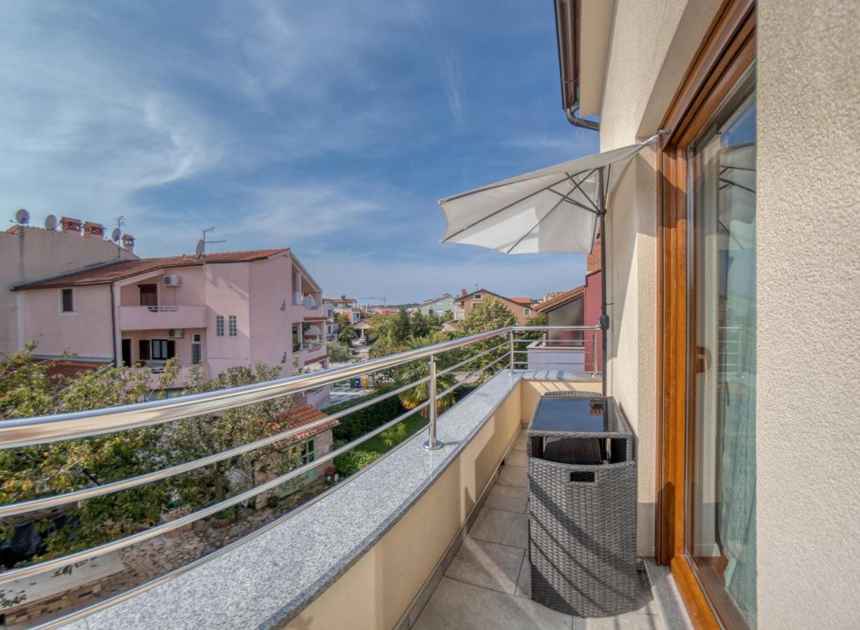 Guesthouse Residence Major Rovigno Esterno foto