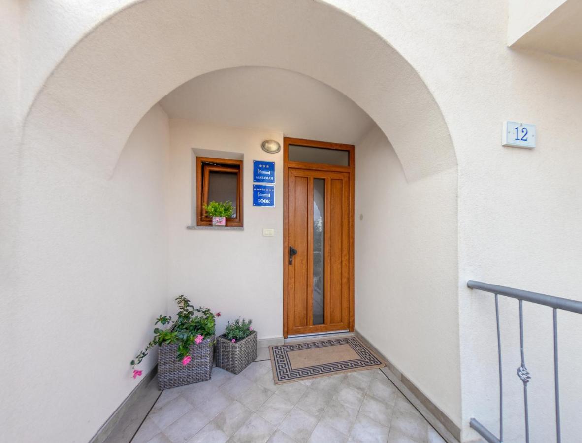 Guesthouse Residence Major Rovigno Esterno foto
