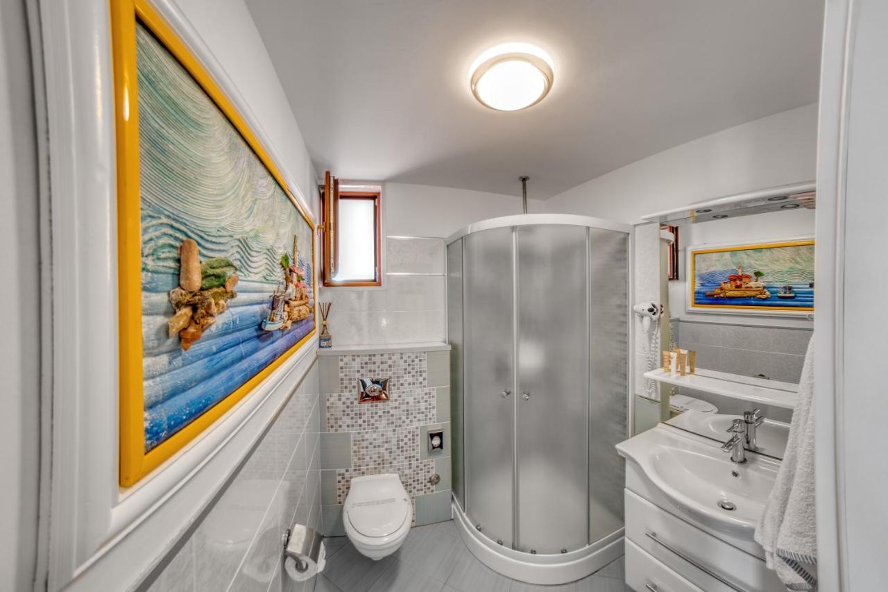 Guesthouse Residence Major Rovigno Esterno foto