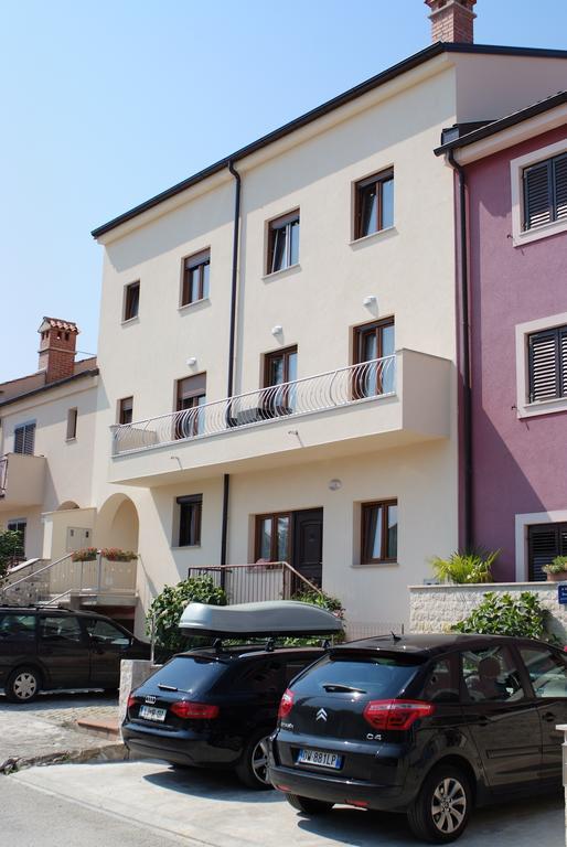Guesthouse Residence Major Rovigno Esterno foto